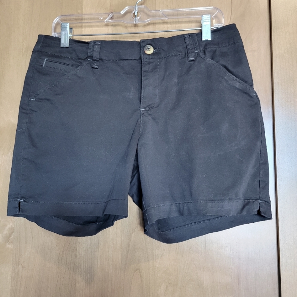 Women's short size 10